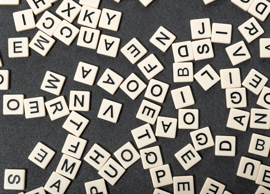 taalspelletjes spelen met letters