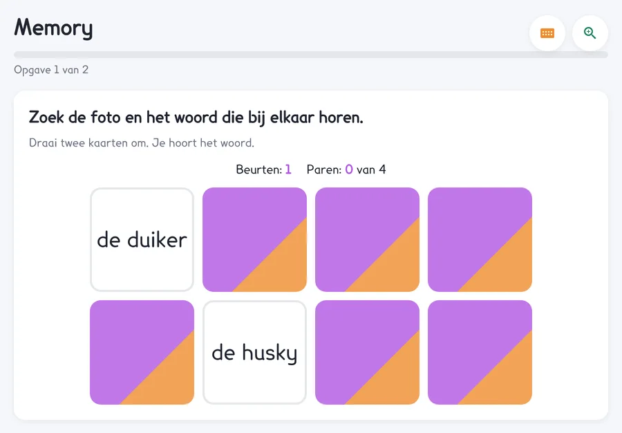 Memory: twee kaarten open uit het thema In de zee en op het ijs, de rest nog omgedraaid.